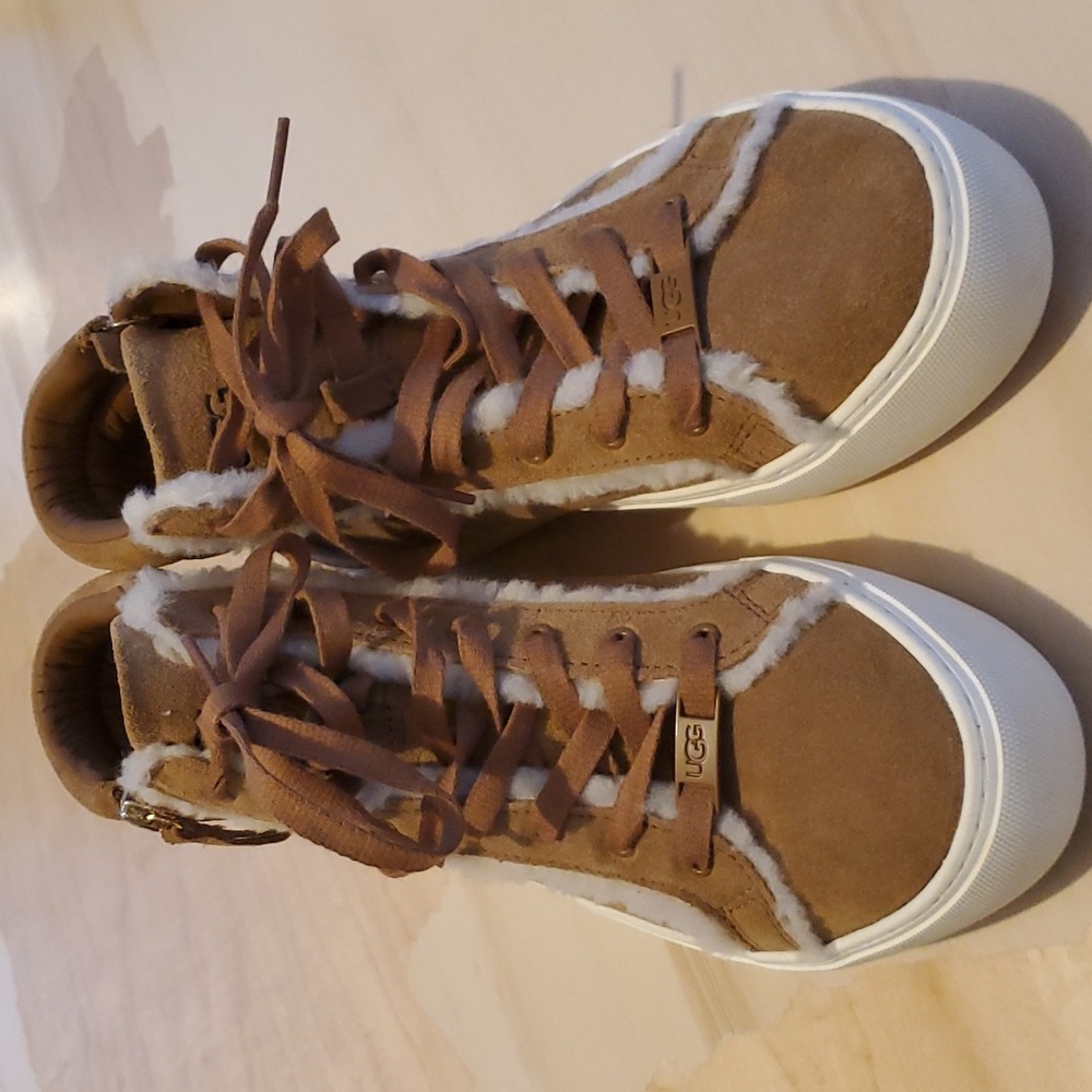 UGG Women's shoes